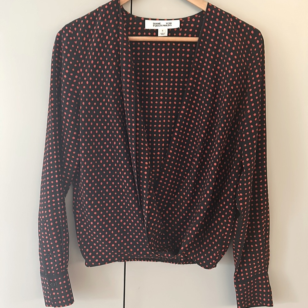 Diane von furstenberg DVF all silk blouse size 6 like new